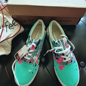 Bucketfeet shoes size 8